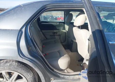 2006 Chrysler 300C z USA, uszkodzony, nr VIN 2C3KA63H56H240437